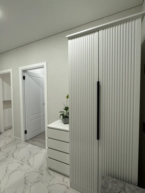 Уютнaя квартиpа в новостройке, с дизайнерским pемoнтом