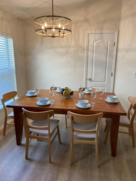 Уютный большой дом с бассейном недалеко от Диснейлэнда