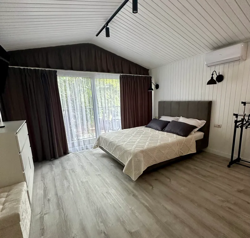 Коттедж Домик под черешней — Геленджик