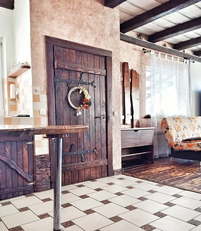 Коттедж под Минском с баней, озером, беседкой