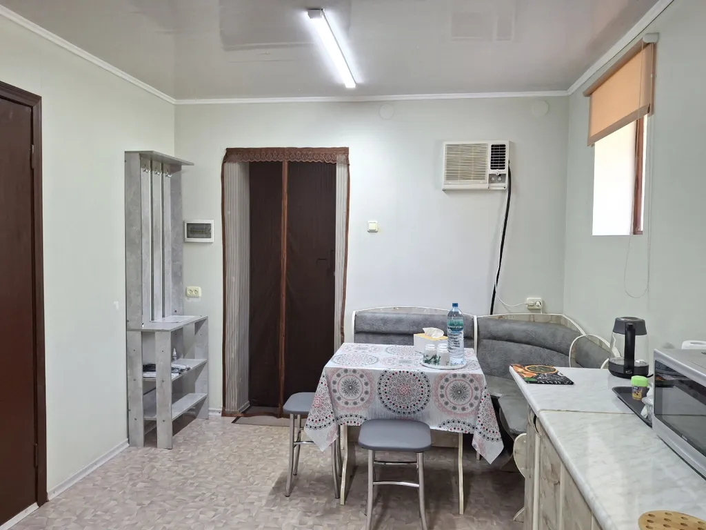 Домик с отдельным входом двумя комнатами кухней