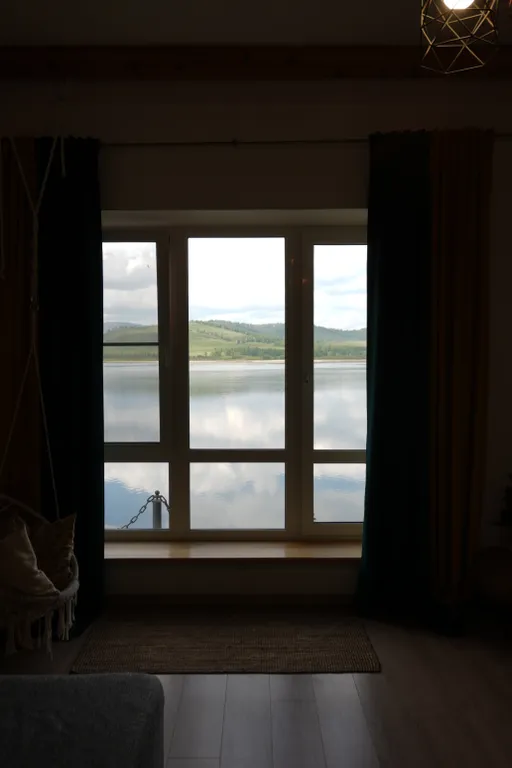 Вилла на берегу озера