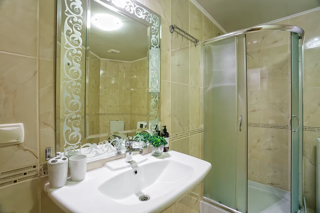 Просторная видовая двухкомнатная квартира на берегу моря в Ливадии