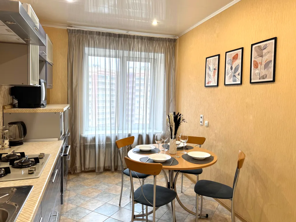 Квартира 3-комнатные просторные апартаменты Апарт-Комфорт для семьи — Ярославль