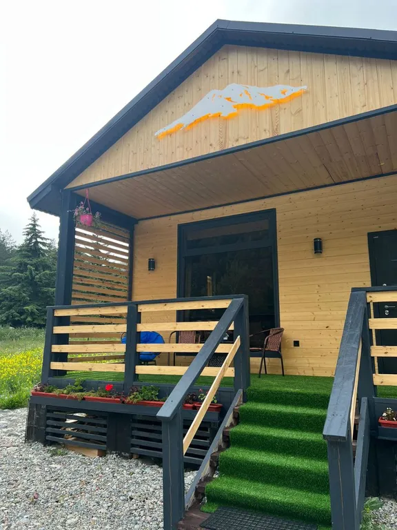 Гостевой дом Sabr с видом на горы