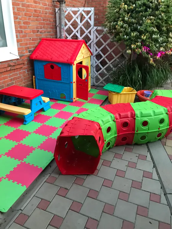 Уютный дом на набережной