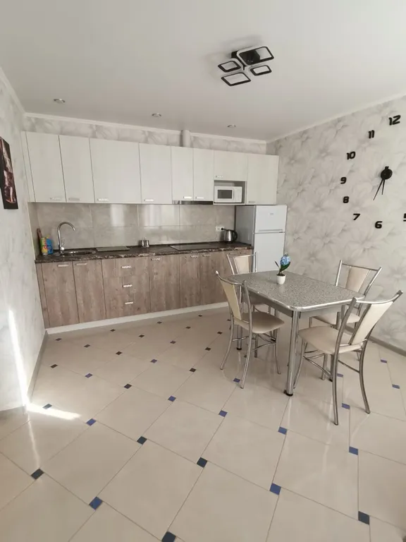 Уютная квартира-студия — аренда посуточно в Саратов