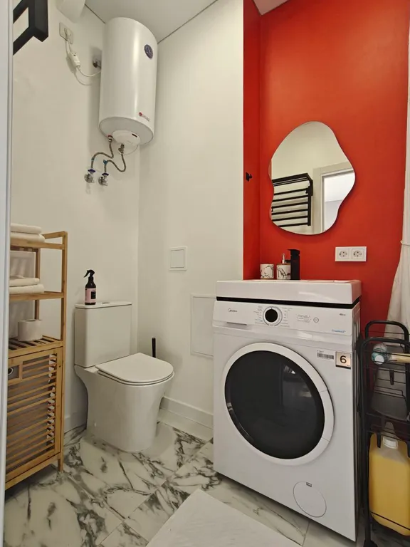 Студия с видом на кампус