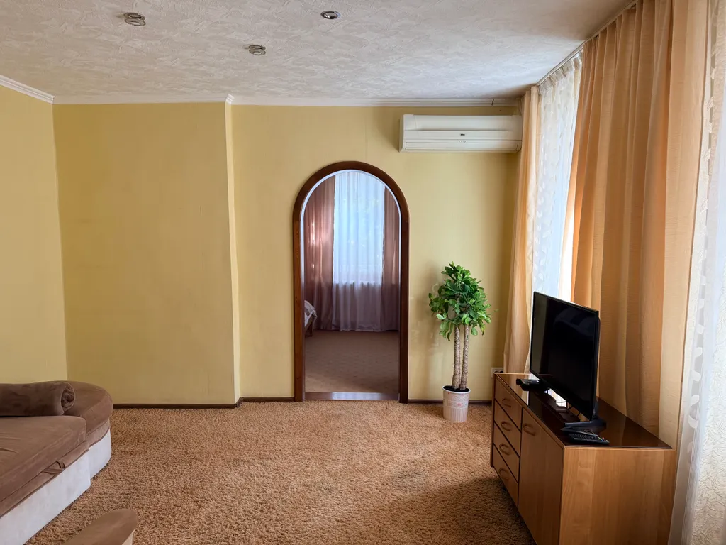 Дом над набережной