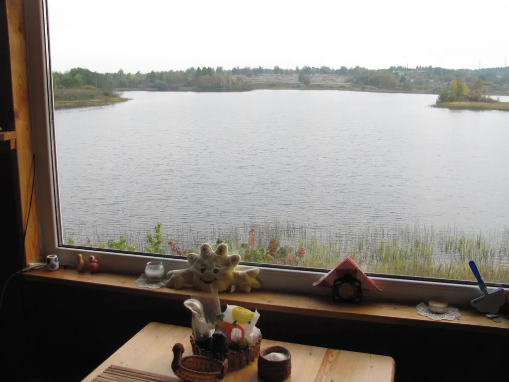 Домик у озера в Карелии