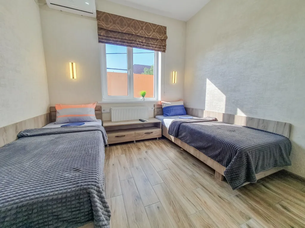 Отдельный дом на первой линии Азовского моря