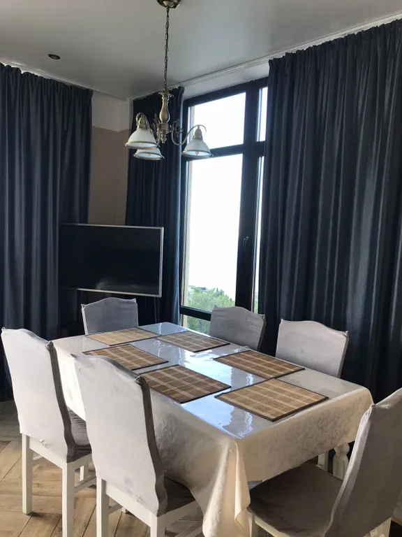 Просторная квартира-люкс в стиле английской классики с панорамным видом — аренда посуточно в Гаспра