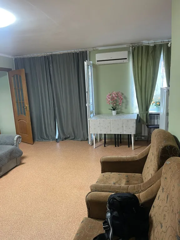 3 комнатная квартира в 4 минутах от моря — аренда посуточно в Орджоникидзе