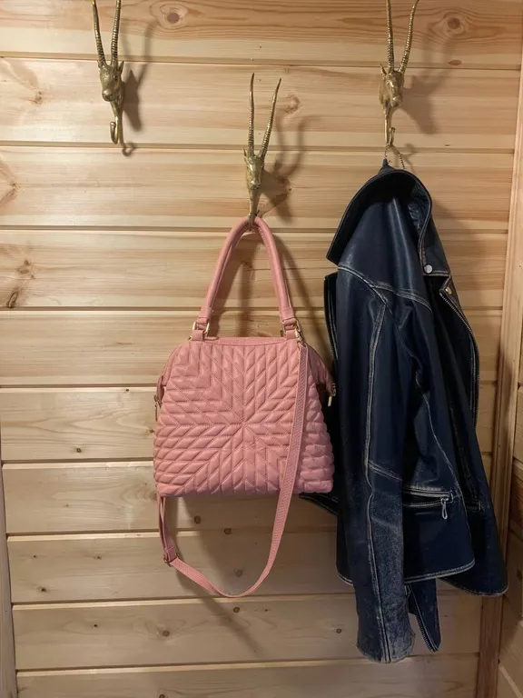 Домик с видом на лес