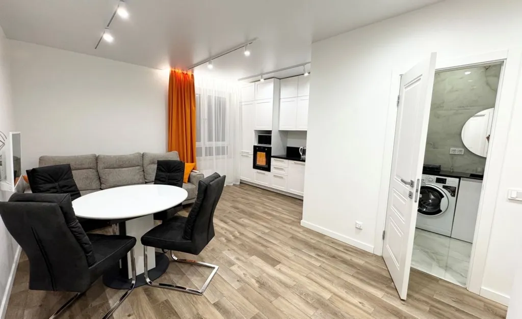 Шикарная двухкомнатная квартира с прекраснейшим видом из окна