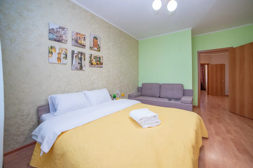 Желтые попугаи в прериях