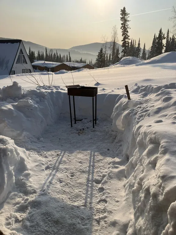 Коттедж Теплый дом с двумя спальнями — Шерегеш