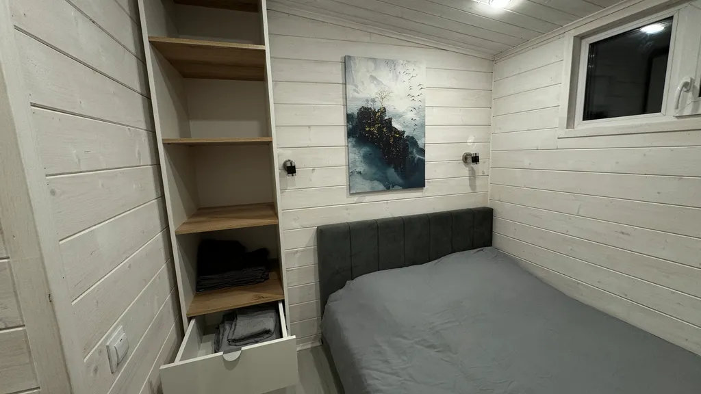 Небольшой уютный домик с чаном