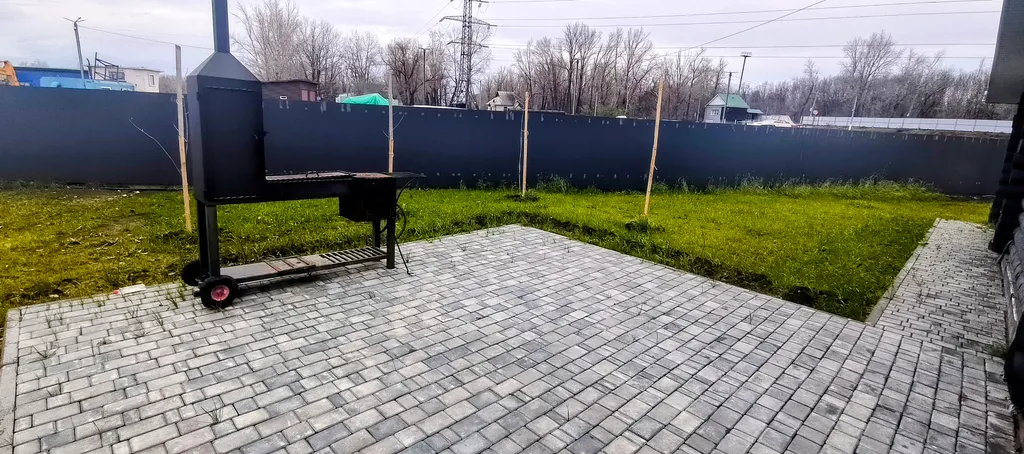 Срубовый дом на берегу Волги