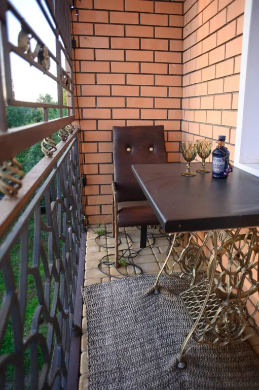 Просторный комфортабельный коттедж в центре города с банным чаном