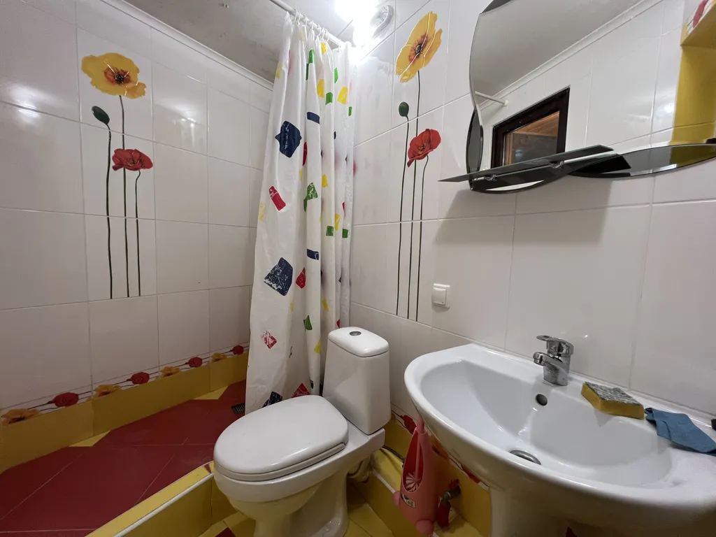 Дом в 5 минутах от набережной Ялты с бассейном и сауной