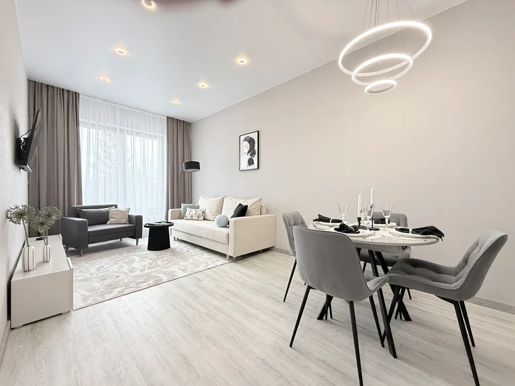 Квартира для семьи в жк с колоннадой и фонтанами