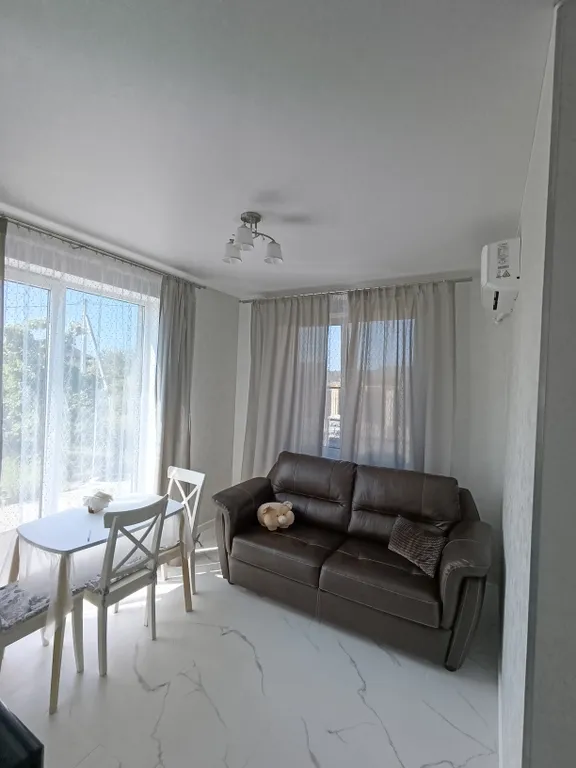 Коттедж с видом на сад