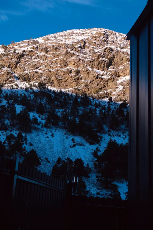 Двухэтажный дом с кухней