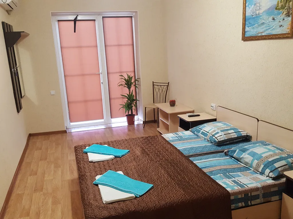 Квартира Квартира Двухместный улучшенный двухкомнатный с двухспальной кроватью. — Кучугуры