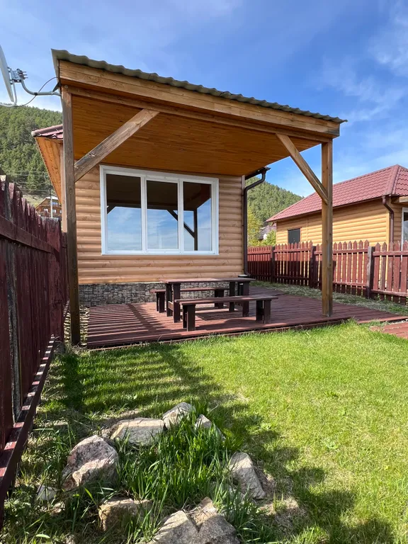 Домик на берегу Байкала с панорамным видом