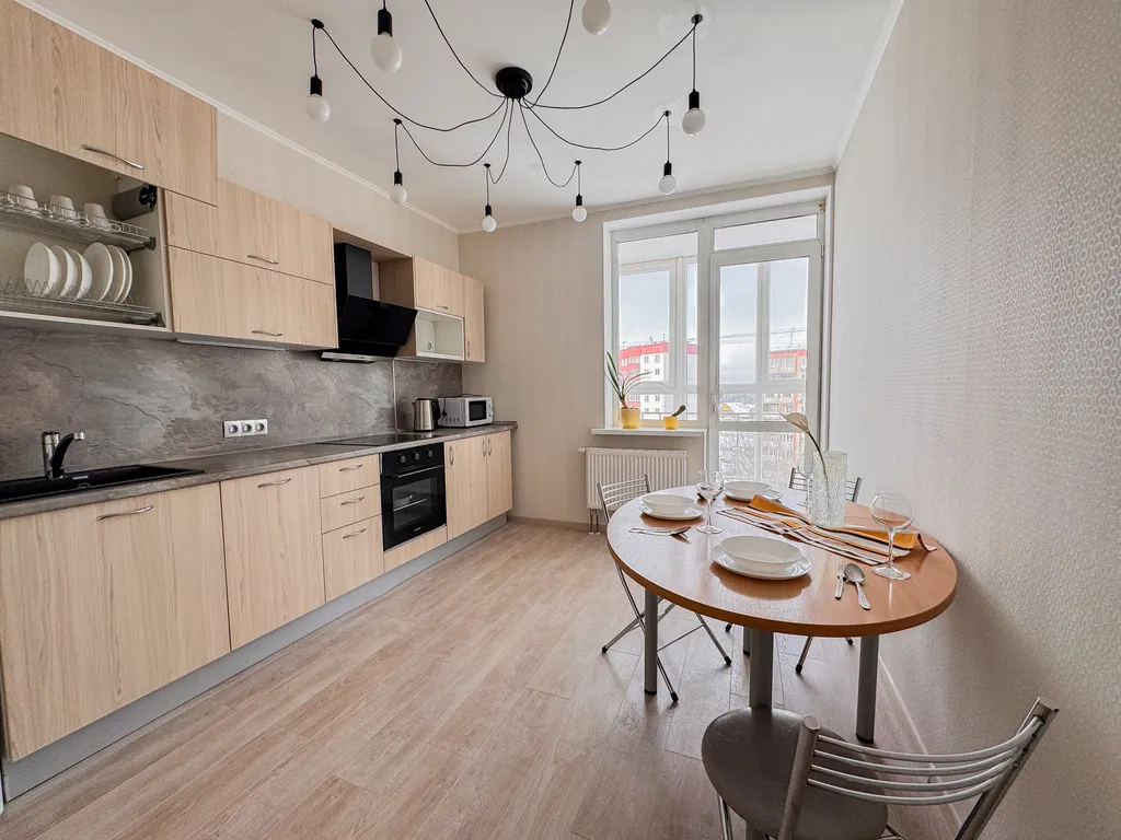 Большая квартира рядом с Планетой