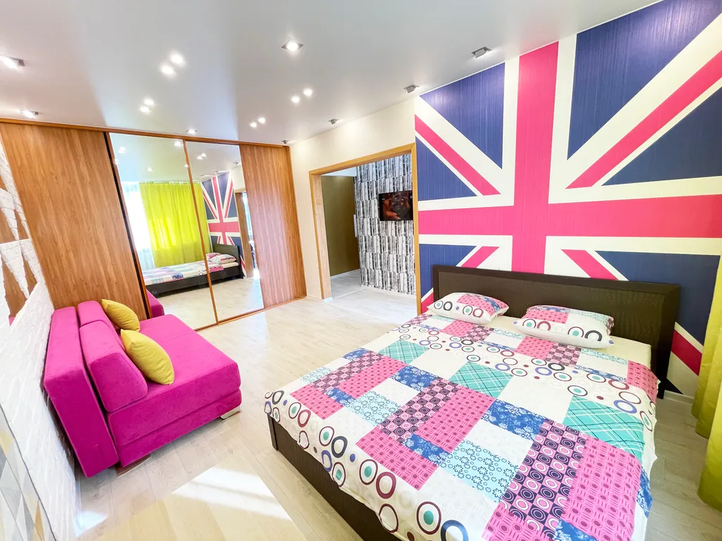 Новая квартира в центре на набережной Иртыша с гидромассажной ванной — аренда посуточно в Омск