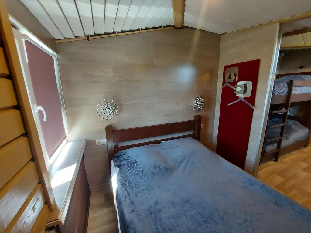 Уютный семейный коттедж с прекрасным видом на озеро Дривяты