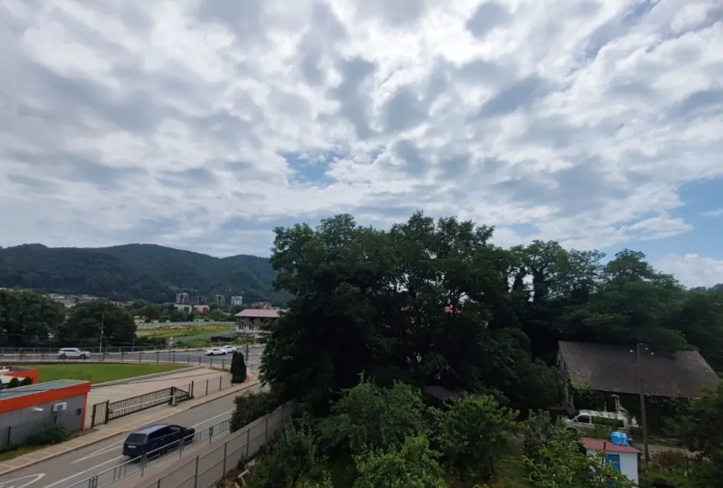 Просторная, светлая квартира в центре поселка Агой