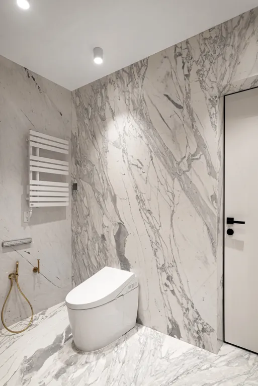 Роскошный апартамент Табрис на 81 этаже с ванной у окна в спальне