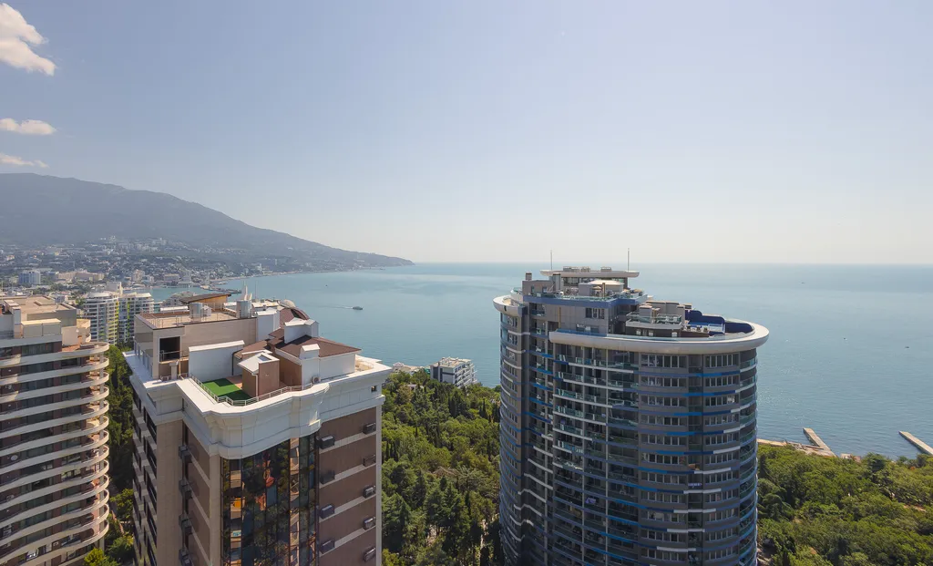 Эксклюзивная квартира с лучшим видом в приморском парке Ялты