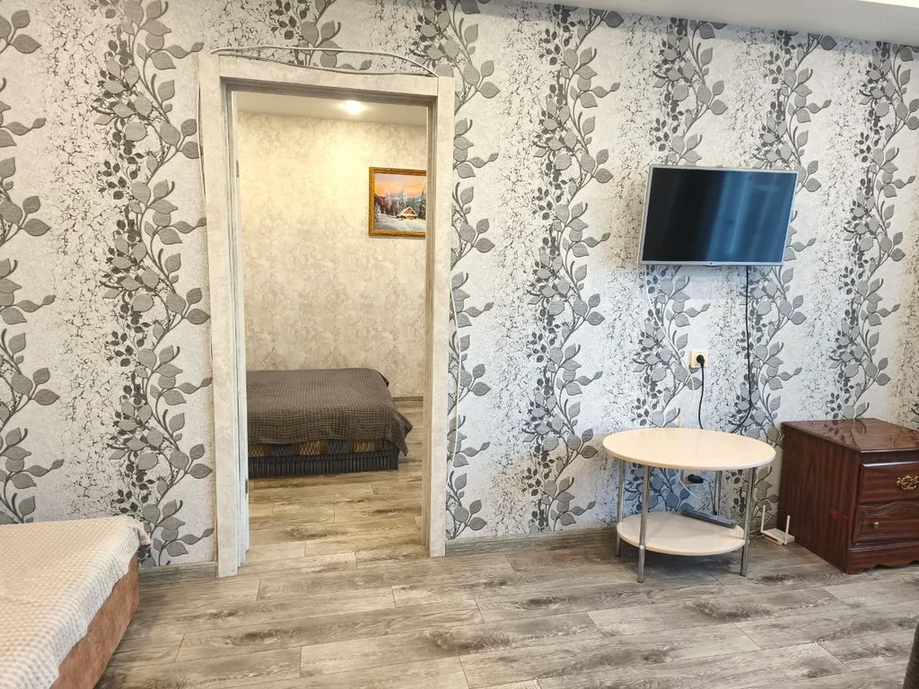 Трехкомнатная квартира вблизи Сквера Энтузиастов