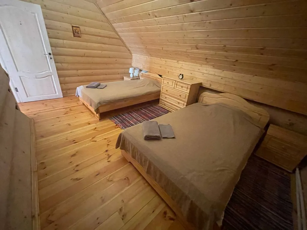 Дом из сибирского кедра с баней