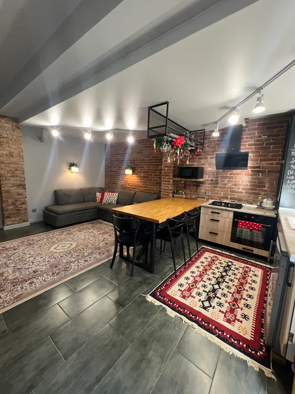 Апартаменты  с террасой с видом на горы в самом центре курорта Красная