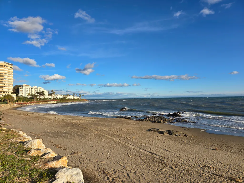Новый таунхаус класса люкс на побережье Costa Del Sol