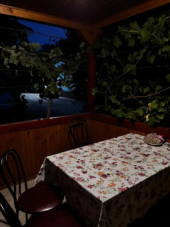 Хорошее жилье у подножья Генуэзской крепости!