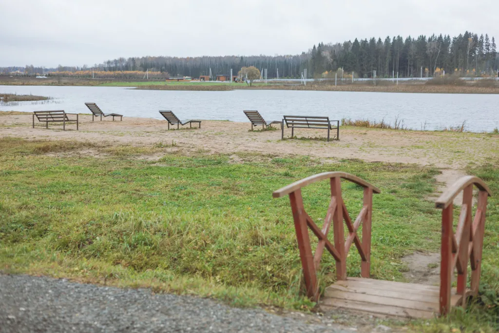 Дом с баней бочкой у воды и леса Green house