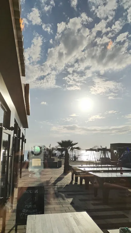 Солнечная квартира с французскими окнами и отдых на горной речке