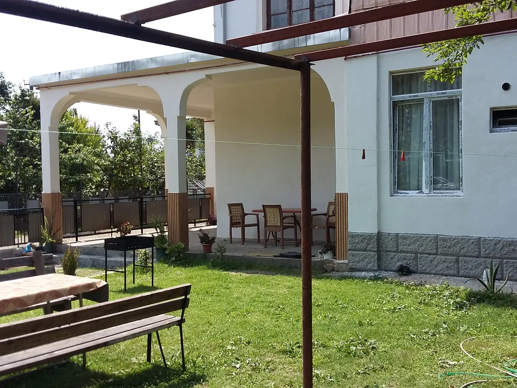 Квартира 2-комнатная Квартира — Батуми