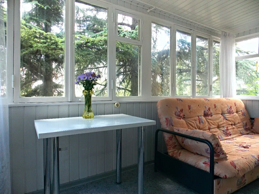 Уютная двухкомнатная квартира в центре со своим гаражем.