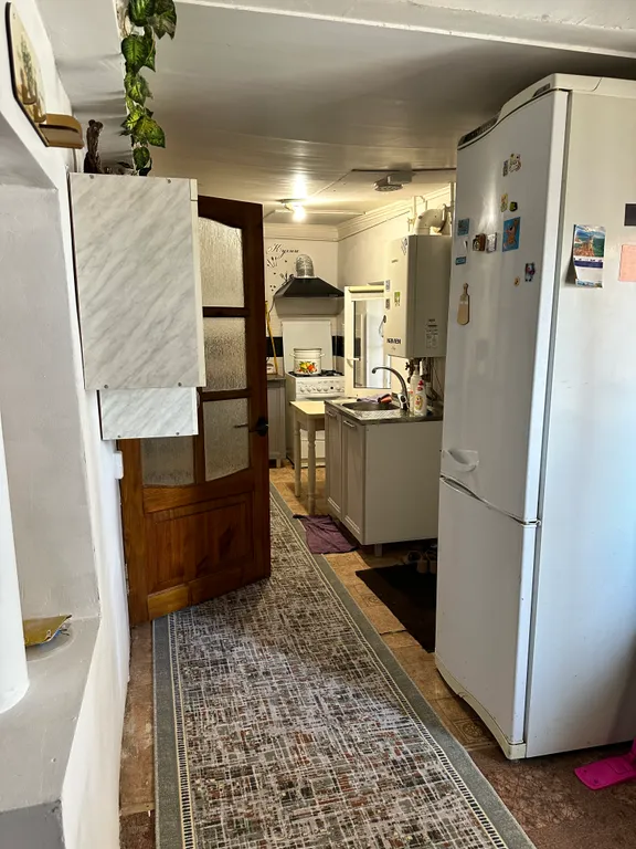 Дом под ключ с бассейном и стоянкой во дворе для 3 автомобилей у гипермаркета