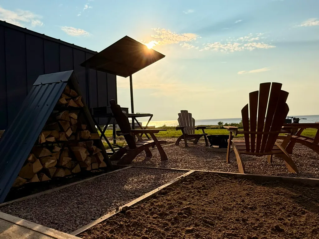 Barn with pool (дом на берегу рыбинского водохранилища)