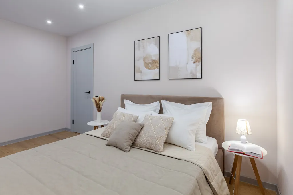 У набережной