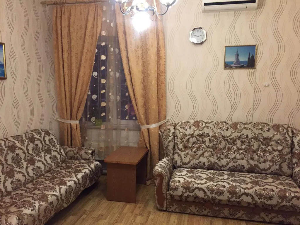 Квартира 2-комнатная Квартира — Алушта