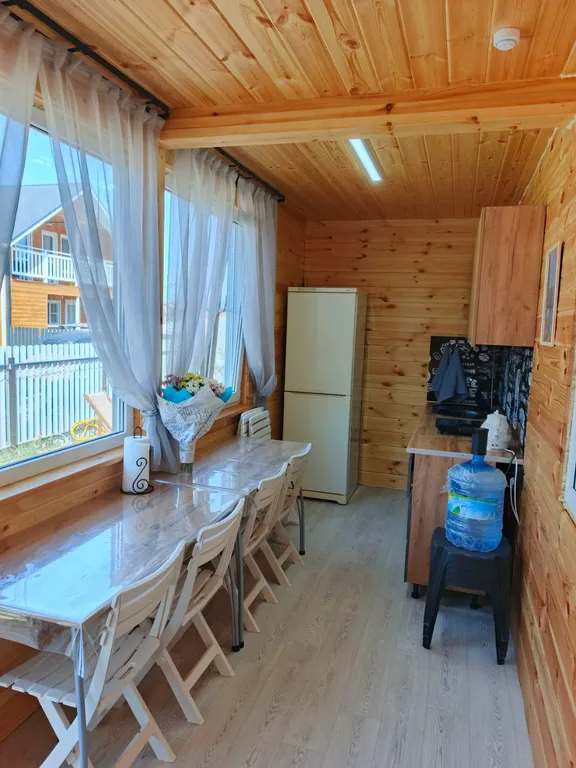 Дом с большим бассейном с видом на море